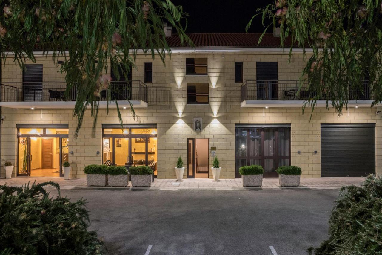 Affittacamere Villa Bisceglia Monte SantʼAngelo Εξωτερικό φωτογραφία